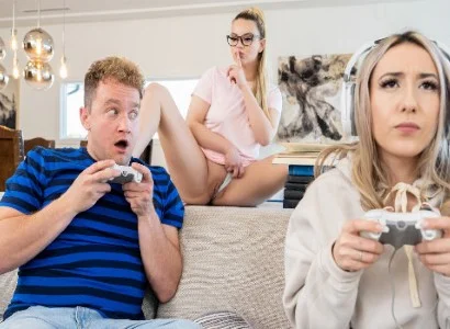 cô nương mải chơi game nên bị bạn thân cướp mất người yêu